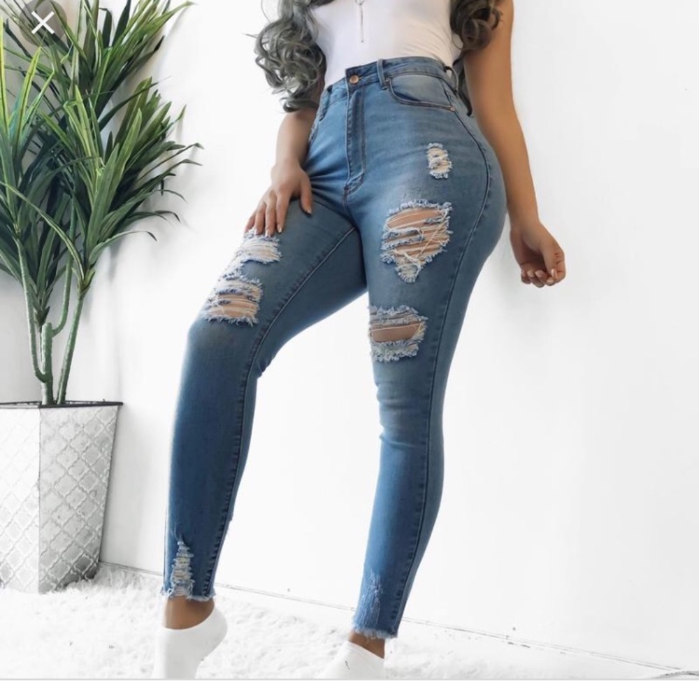 Light washed high waisted jeans